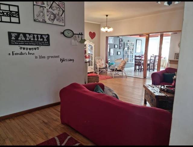 3 BEDROOM HOUSE FOR SALE IN BOSTON